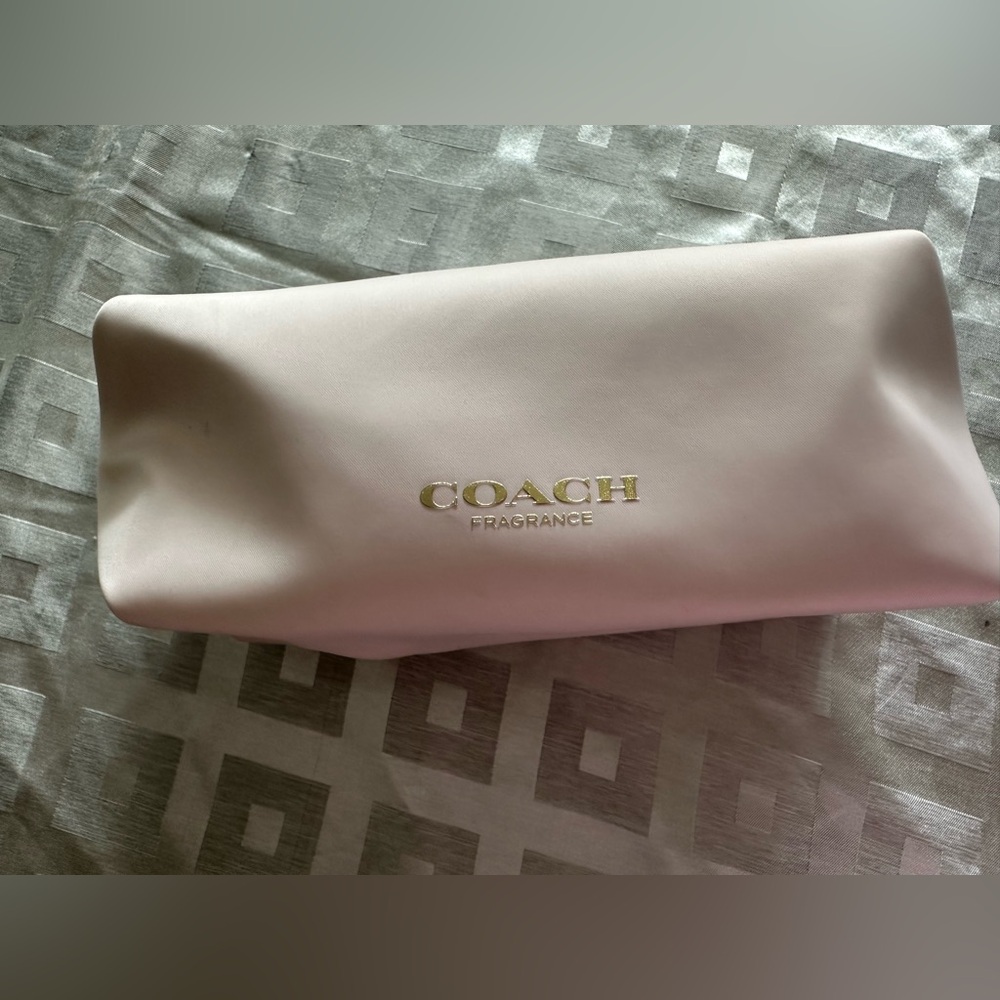 Coach cosmetic baby pink bag - Picture 3 of 11